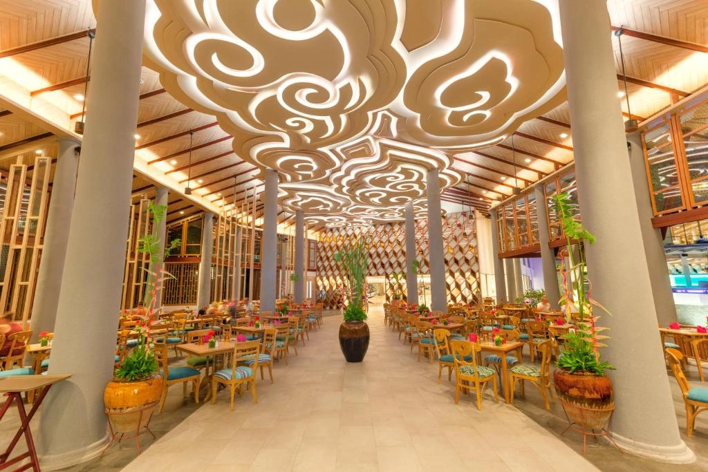 Diamond Cliff Resort And Spa Phuket