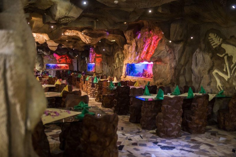 Hurghada utazás Caves Beach Resort