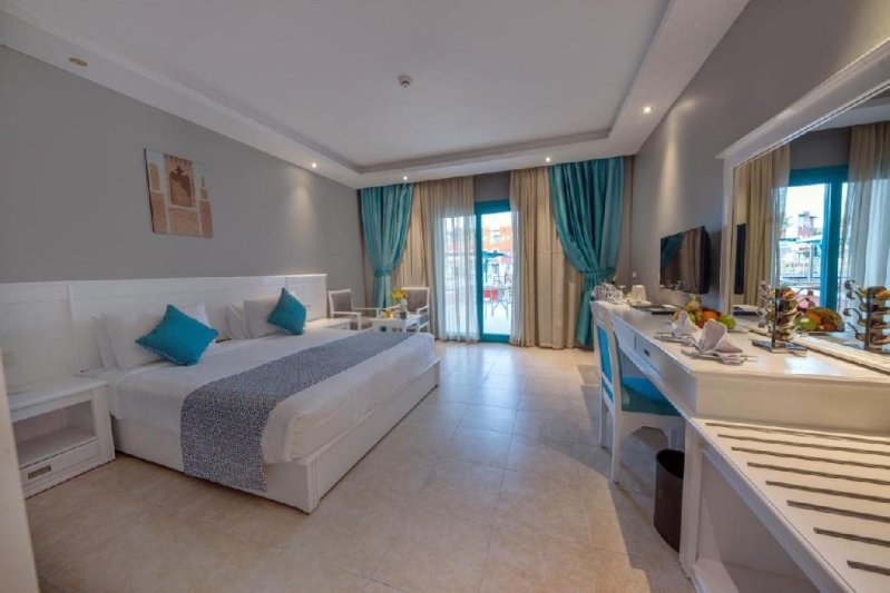 Hurghada utazás Sunrise Garden Beach Resort Select