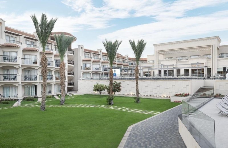 Hurghada utazás The V Luxury Resort
