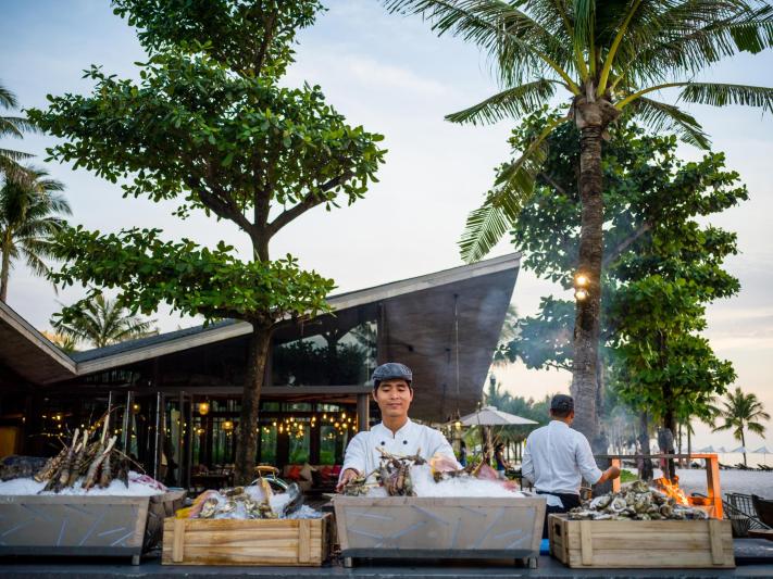 Intercontinental Phu Quoc Long Beach Resort Duong To