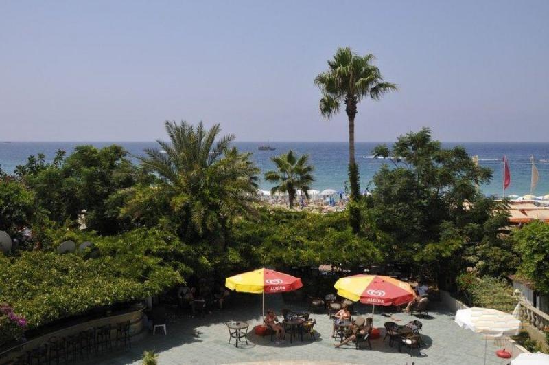 Alanya utazás Azak Hotel