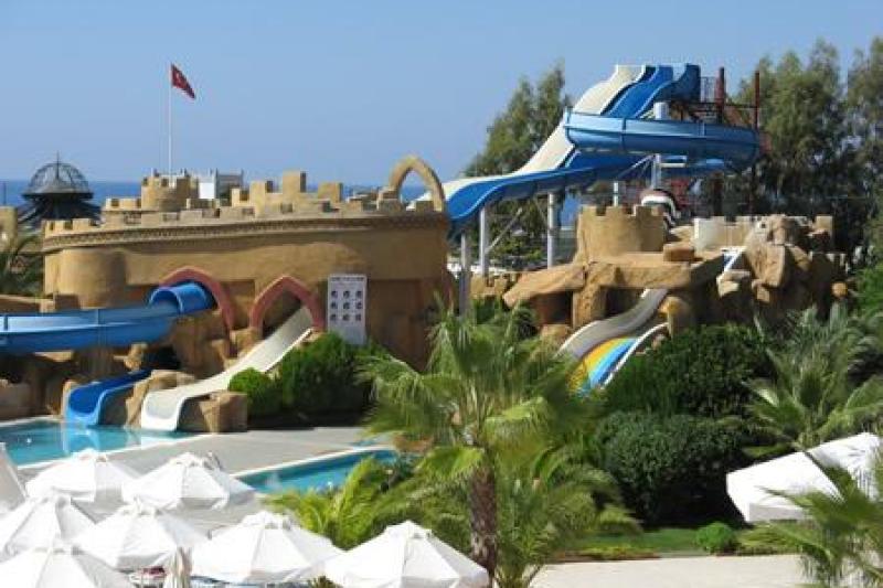 Alanya utazás Delphin Deluxe Resort