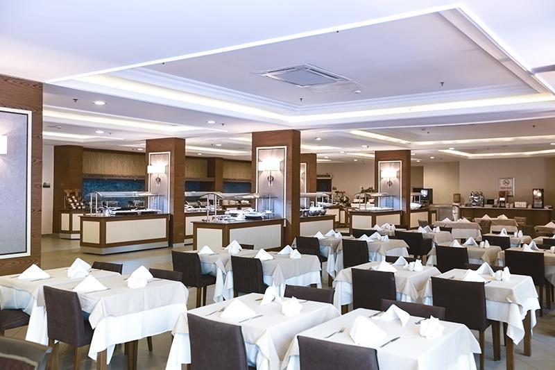 Alanya utazás Insula Resort Hotel