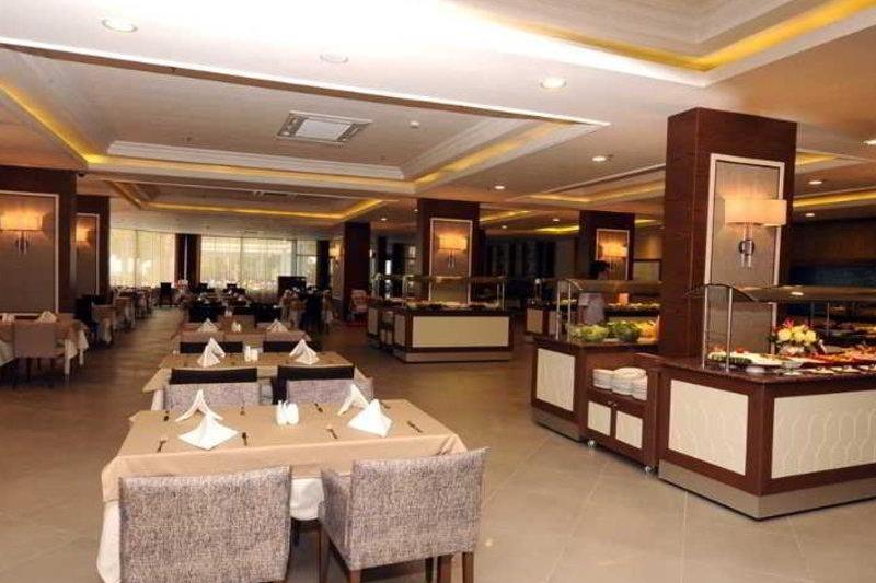 Alanya utazás Insula Resort Hotel