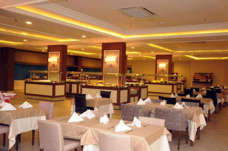 Alanya utazás Insula Resort Hotel