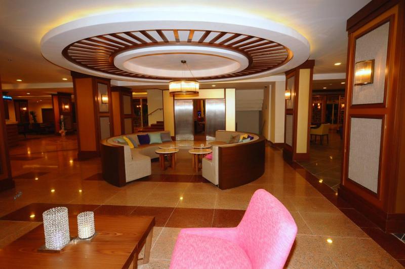 Alanya utazás Insula Resort Hotel