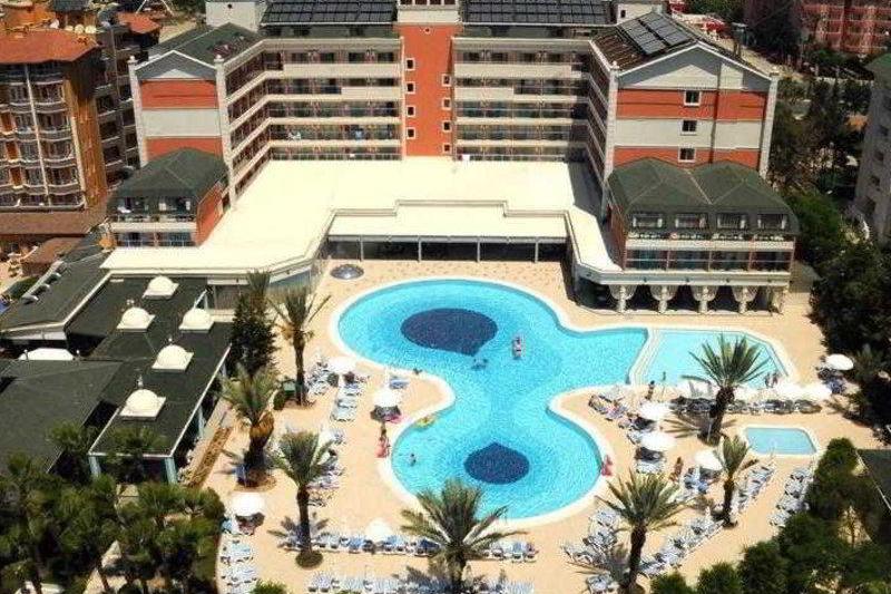 Alanya utazás Insula Resort Hotel