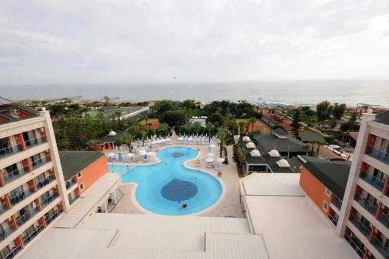 Alanya utazás Insula Resort Hotel