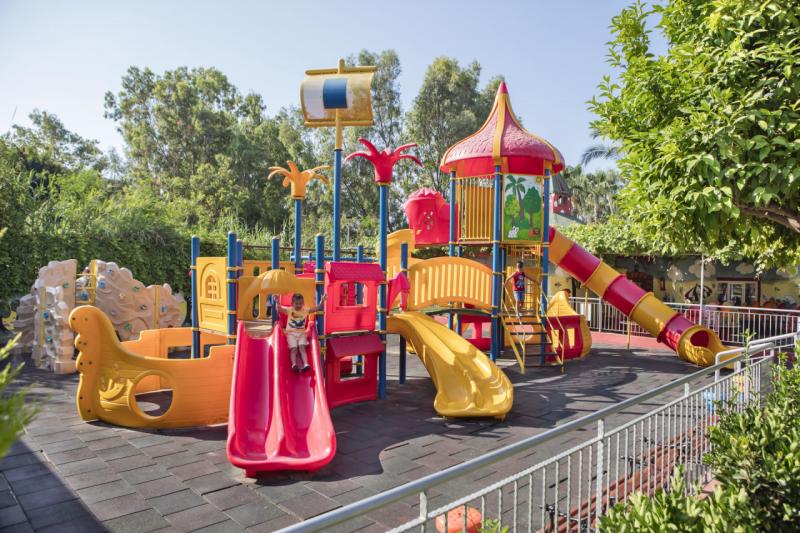 Alanya utazás Saphir Hotel and Villas