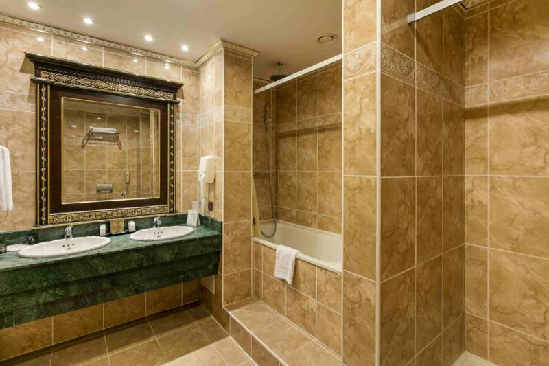 Antalya utazás Club Hotel Sera