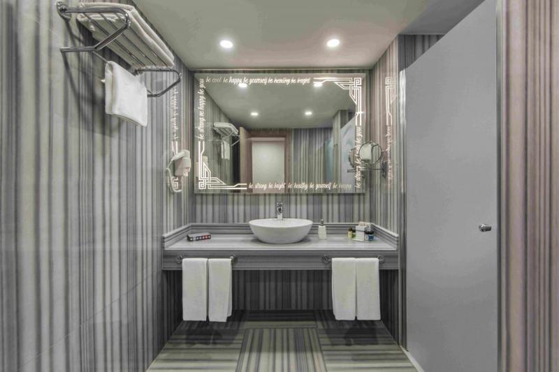 Antalya utazás Delphin Be Grand Resort