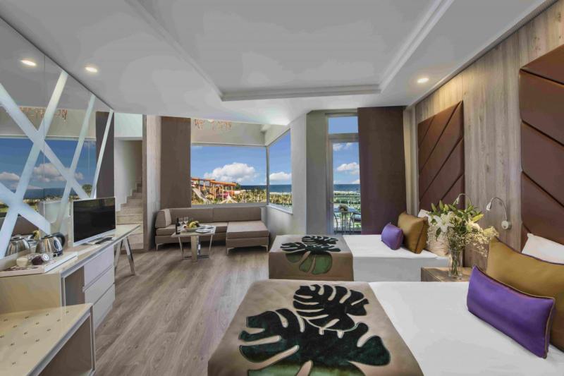 Antalya utazás Delphin Be Grand Resort