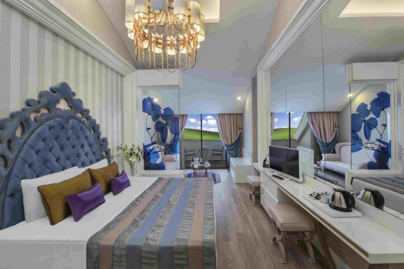 Antalya utazás Delphin Be Grand Resort