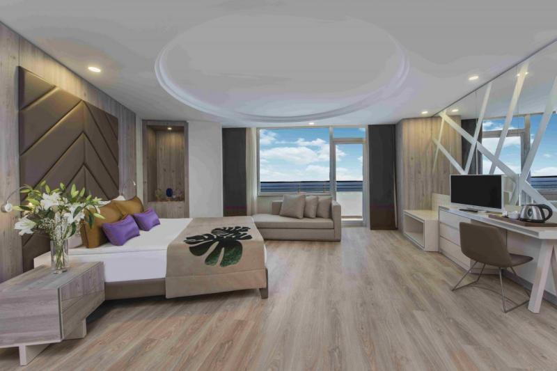 Antalya utazás Delphin Be Grand Resort