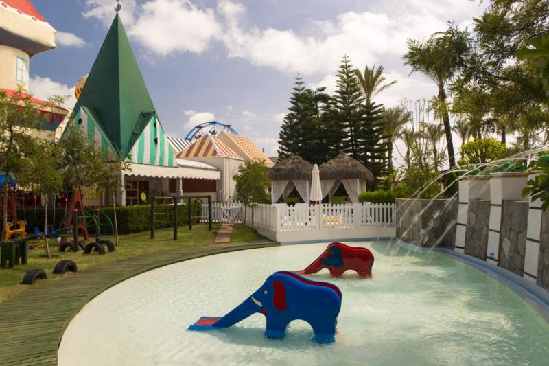 Antalya utazás Delphin Diva