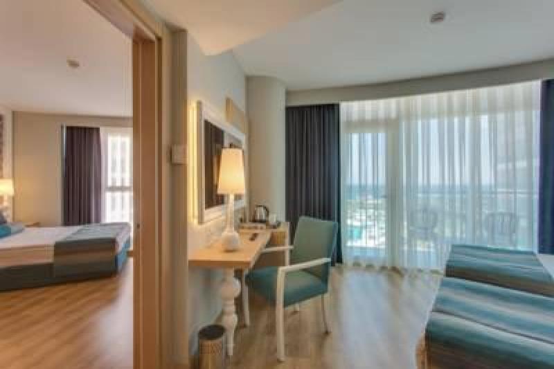 Antalya utazás Sherwood Exclusive Lara (ex. Breezes)