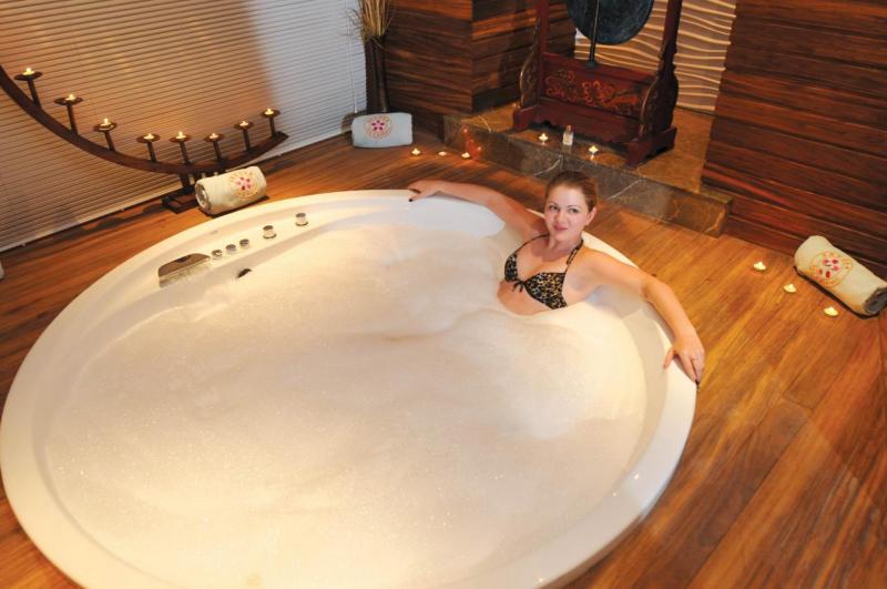 Kemer utazás Fame Residence Kemer Spa