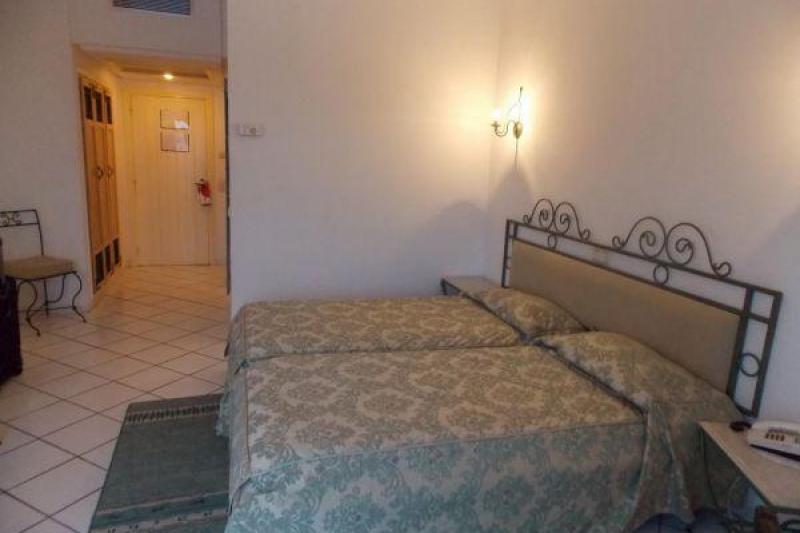 Monastir utazás El Mouradi Skanes