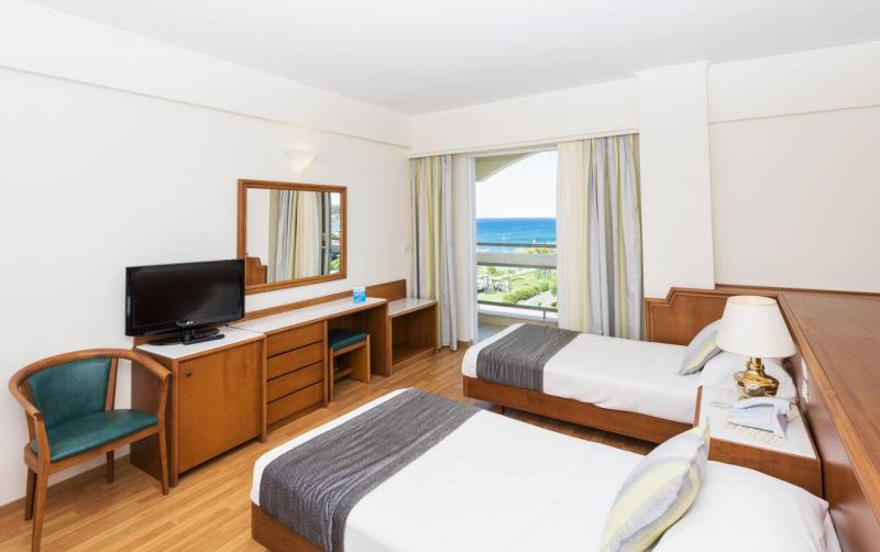 Rodosz Faliraki utazás Apollo Beach