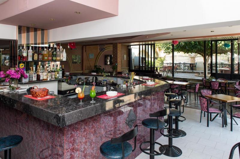 Rodosz Faliraki utazás Villa George Studios