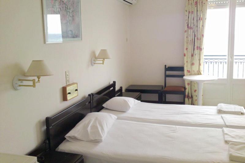 Zakynthos Argassi utazás Chryssi Akti