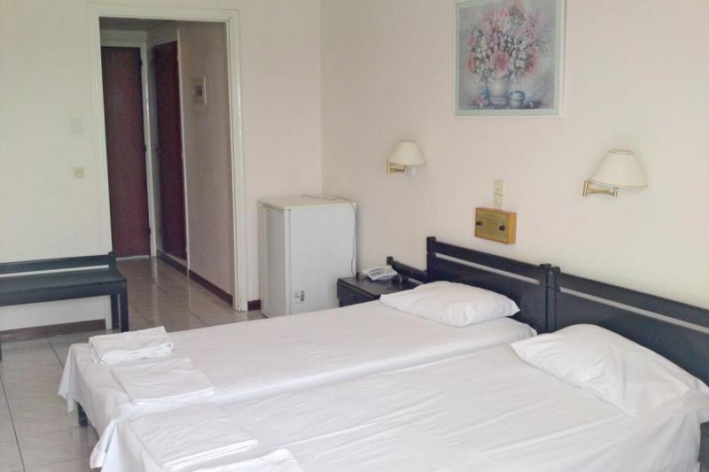 Zakynthos Argassi utazás Chryssi Akti