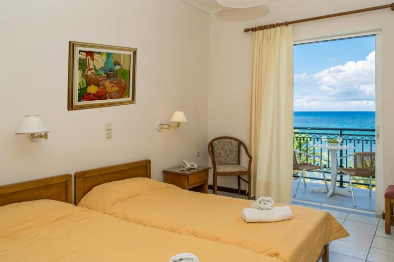 Zakynthos Argassi utazás Chryssi Akti