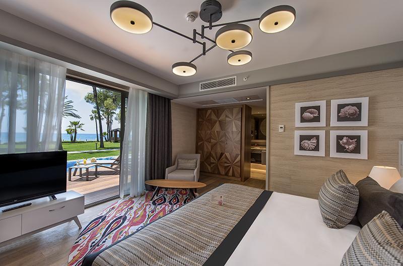 Side utazás Acanthus & Cennet Barut Collection