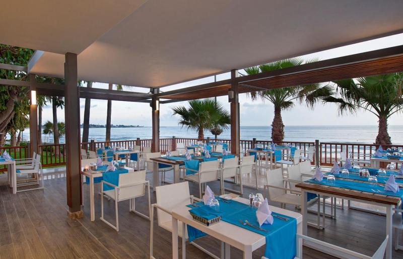 Side utazás Acanthus & Cennet Barut Collection