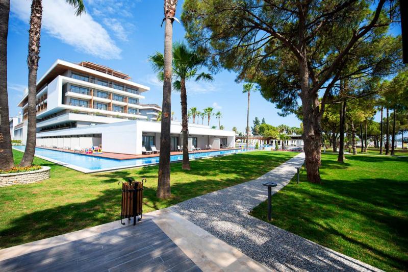 Side utazás Acanthus & Cennet Barut Collection