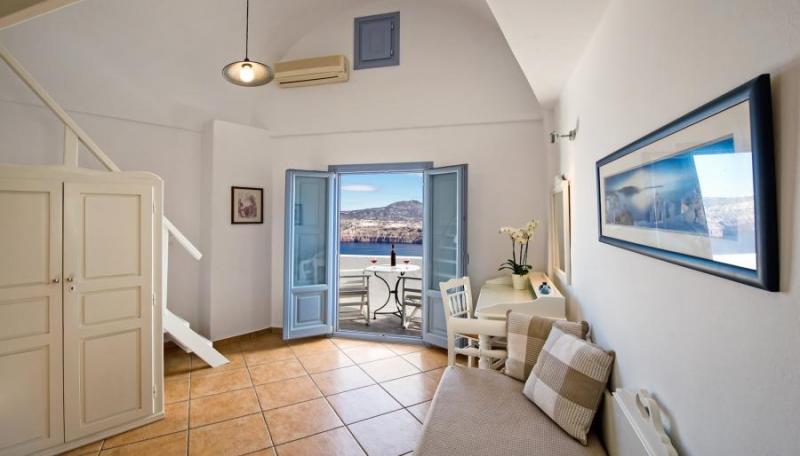 Szantorini Akrotiri utazás Apanemo Hotel & Suites