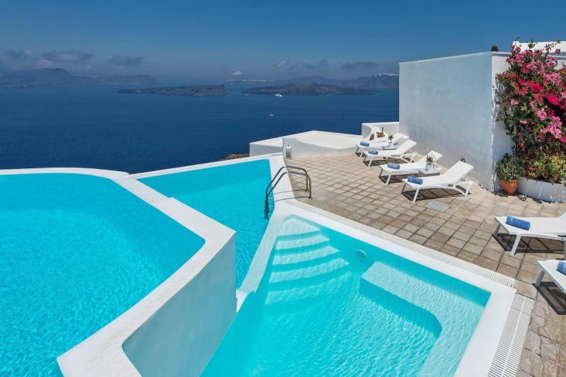 Szantorini Akrotiri utazás Apanemo Hotel & Suites