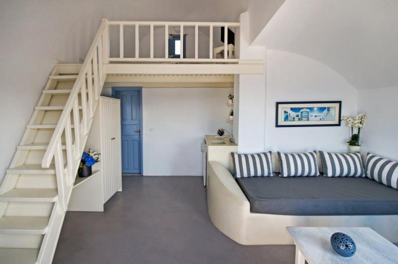 Szantorini Akrotiri utazás Apanemo Hotel & Suites