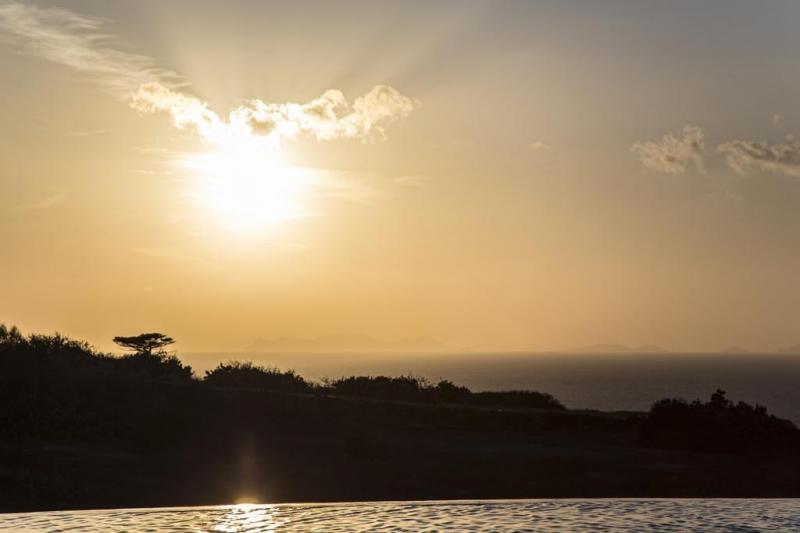 Szantorini Oia utazás Aplai Dome