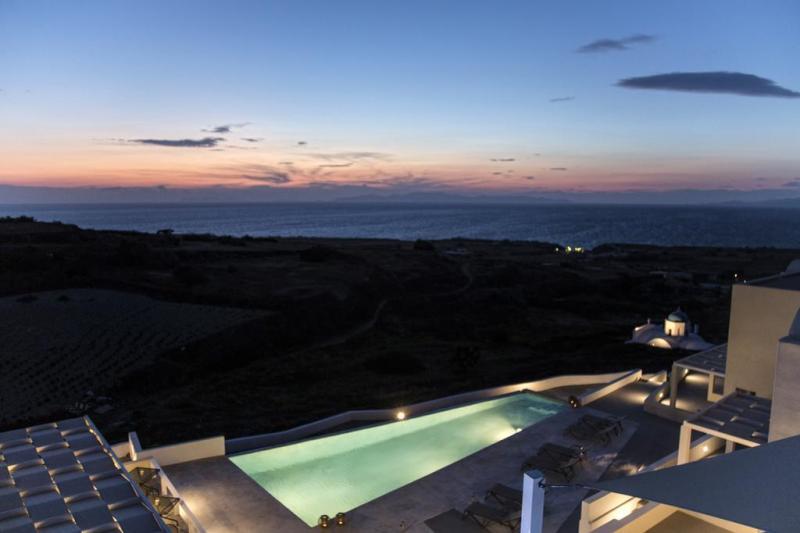 Szantorini Oia utazás Aplai Dome