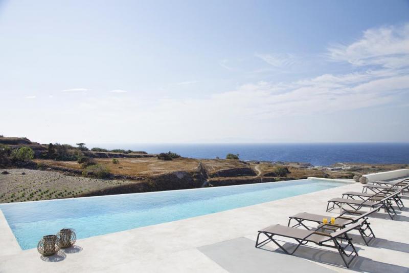 Szantorini Oia utazás Aplai Dome