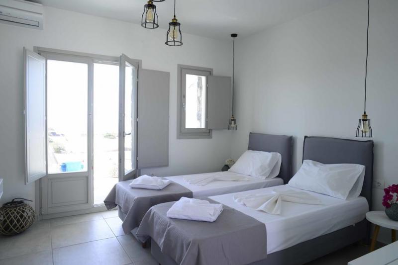 Szantorini Oia utazás Aplai Dome