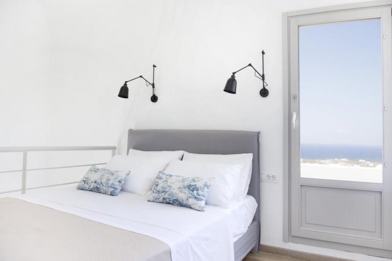 Szantorini Oia utazás Aplai Dome