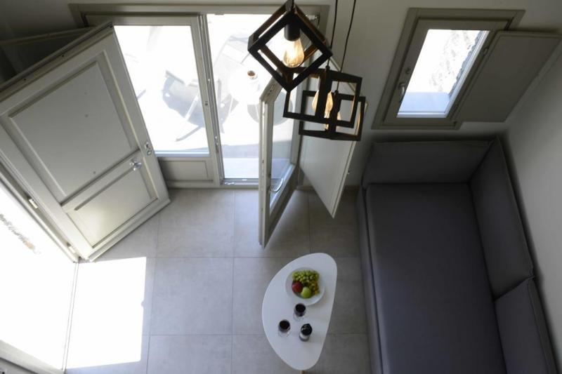 Szantorini Oia utazás Aplai Dome