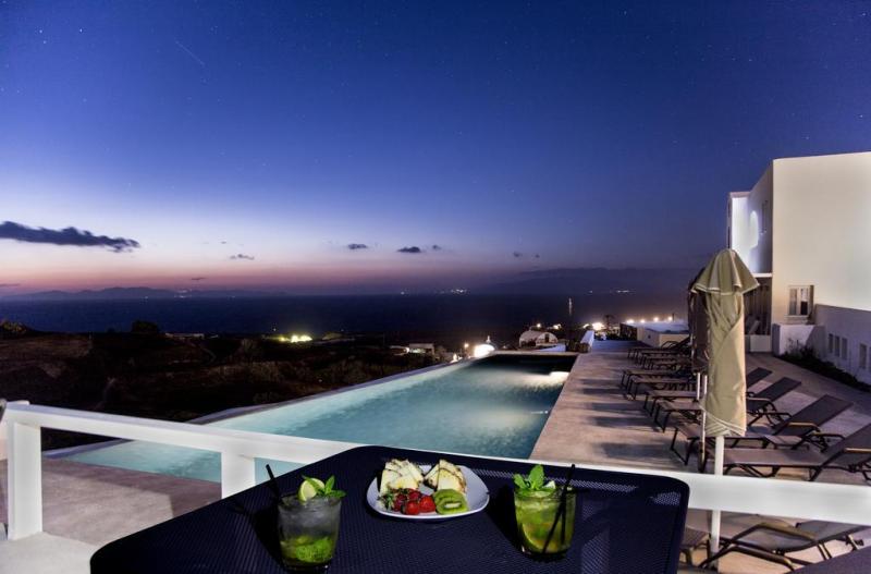 Szantorini Oia utazás Aplai Dome