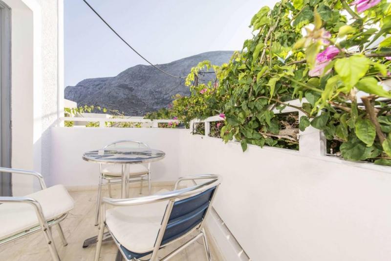 Szantorini Kamari utazás Blue Waves Hotel