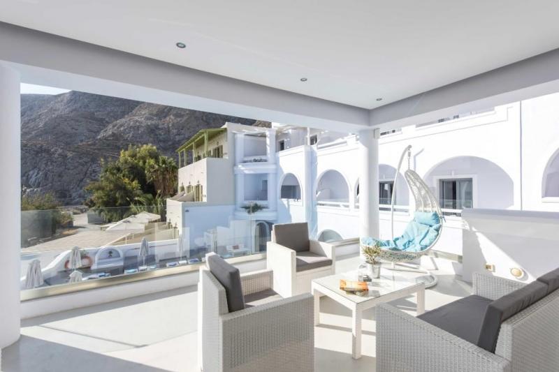 Szantorini Kamari utazás Blue Waves Hotel