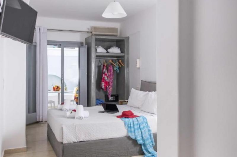 Szantorini Kamari utazás Blue Waves Hotel