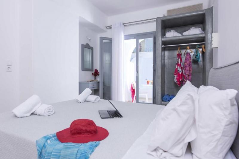 Szantorini Kamari utazás Blue Waves Hotel