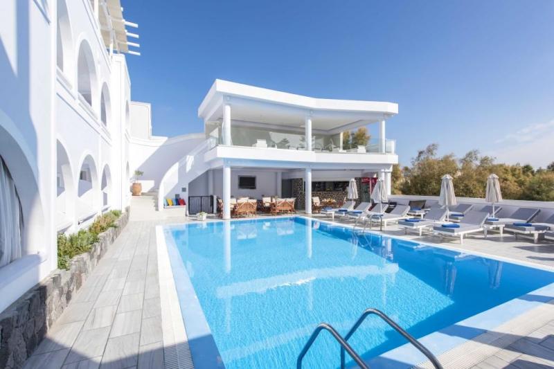 Szantorini Kamari utazás Blue Waves Hotel