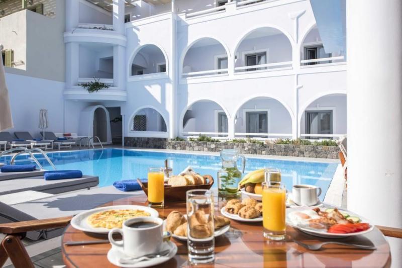 Szantorini Kamari utazás Blue Waves Hotel