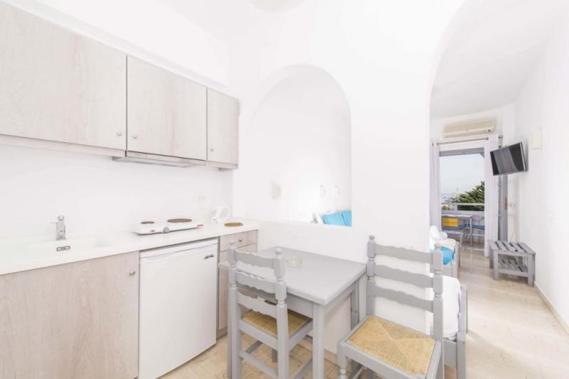 Szantorini Kamari utazás Blue Waves Hotel