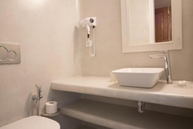 Szantorini Fira utazás Costa Marina Hotel