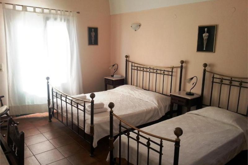 Szantorini Fira utazás Costa Marina Hotel